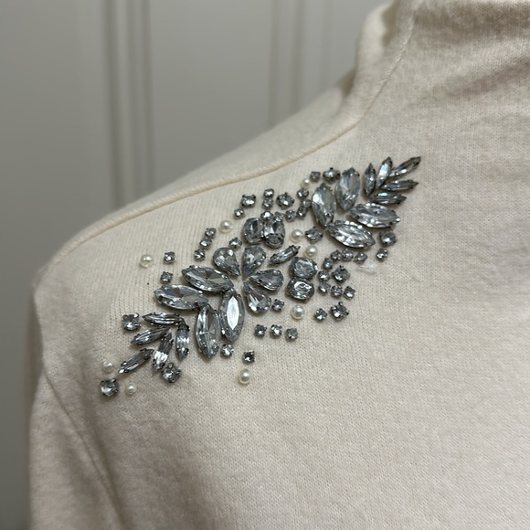 Cream sweater with rhinestone details ♥️ - Picture 2 of 8